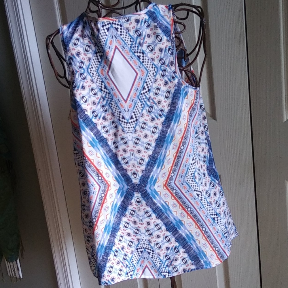 Top - Picture 4 of 6